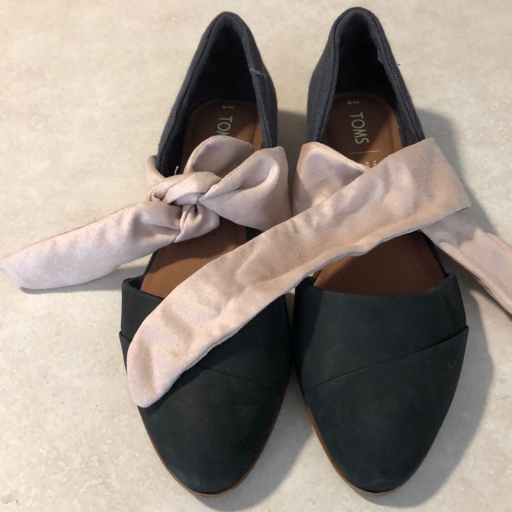 Toms suede shoes with pink suede ties